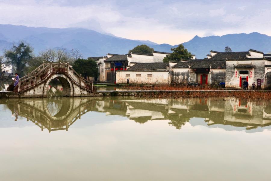 The village of Hongcun, Huangshan city, East China\'s Anhui Province after rainfall on March 20, 2019 ? the village is a UNESCO World Heritage Site, famous for its traditional architecture. (Photo/chinadaily.com.cn)