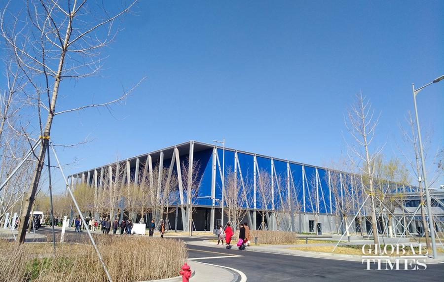 Photo taken on Sunday shows the business office area and commercial street in Xiongan Citizen Service Center. (Photo: Yang Kunyi/GT)