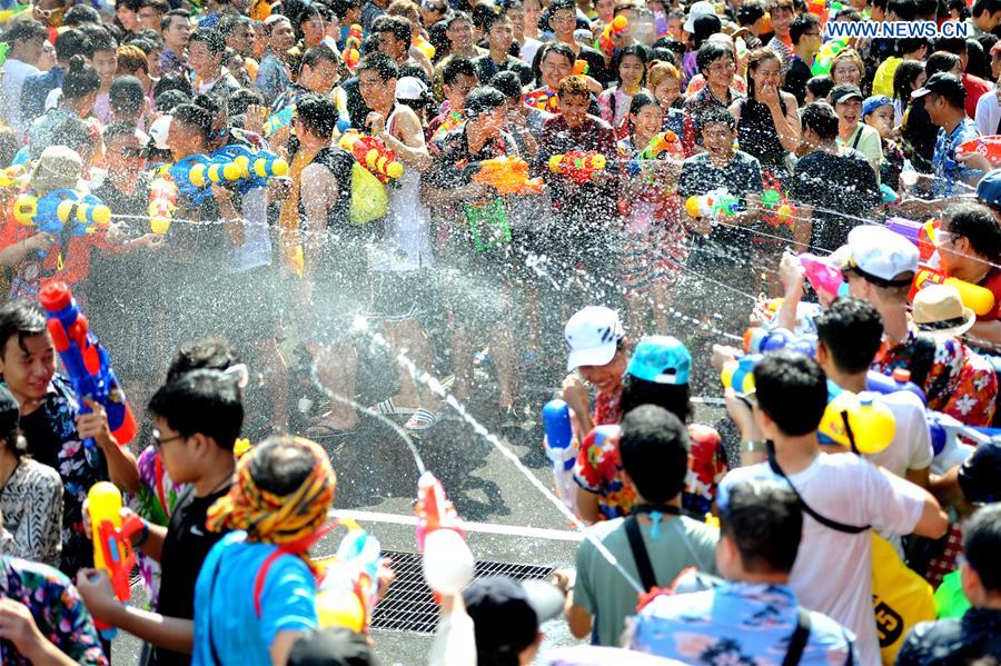 People celebrate water festival in Bangkok, Thailand (6) People's