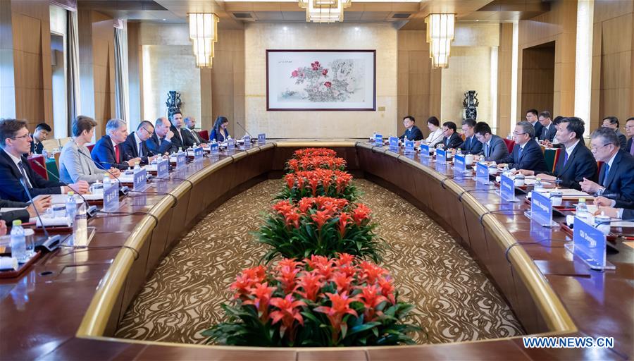 (BRF)CHINA-BEIJING-HU CHUNHUA-BRITAIN-HAMMOND-MEETING (CN)