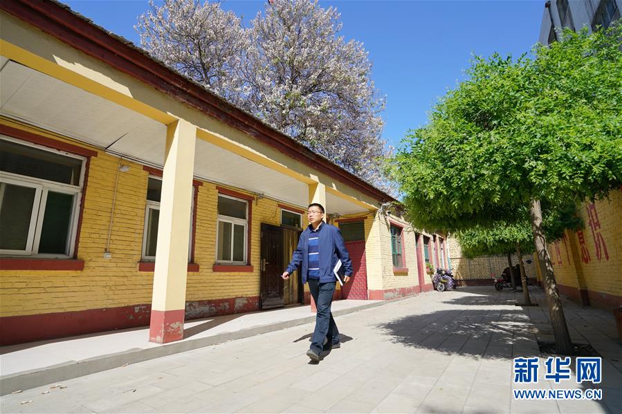 ��ͼƬ���£���2������ʿ�������۰������