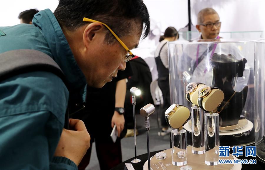 ���»�ȫýͷ����ͼ�Ļ�������7���ӡ���·�����������ϻ��� ������������չ�ġ�Ʒ�����롱