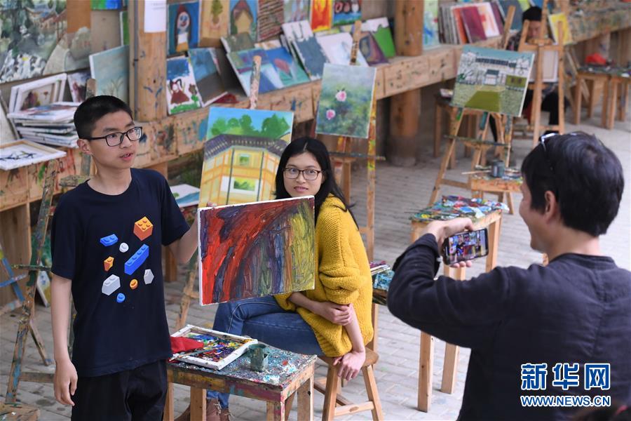 ��ͼƬ���£���4��һ���Ŵ�ġ����ո��ˡ�