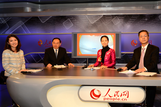 国家质检总局副局长,党组副书记梅克保(左二),全国人大代表,湖南省