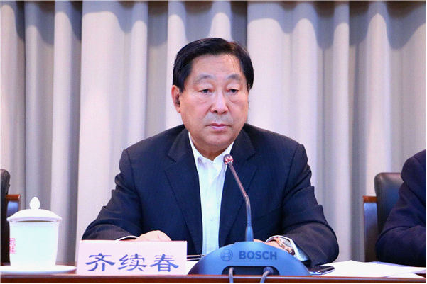 民革中央常务副主席齐续春主持会议.