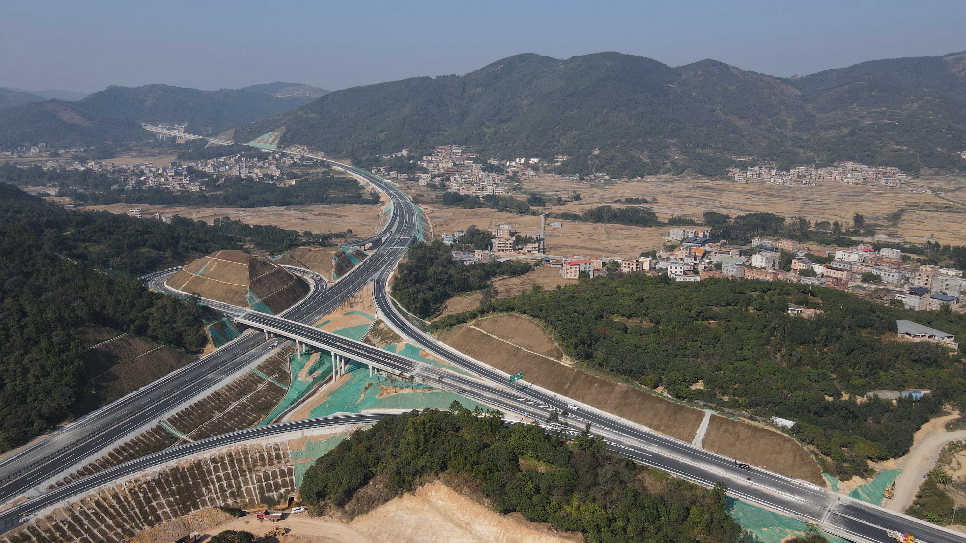 大浦高速灵山新圩出口图片