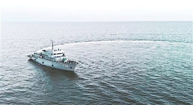 海军某扫雷舰大队组织训练