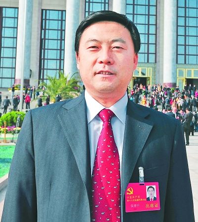 "肇东市委书记张亚中代表说,全面建成小康社会是党的十八大主题,更是