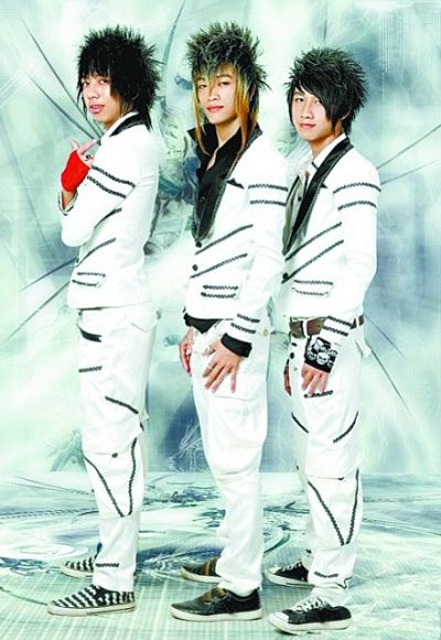 越南偶像天团hkt亮瞎网友上演屌丝逆袭图