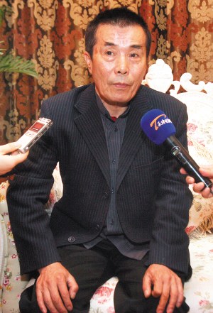 何庆魁谈赵本山退出春晚 批评范伟不懂感恩/图