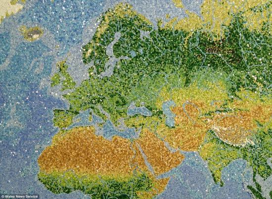 耗时两年!it男用玻璃粒拼出世界地图(高清)【4】