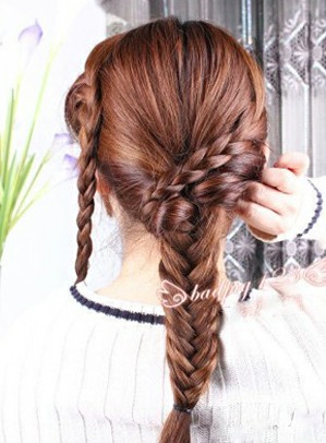 复古甜美 简单蜈蚣马尾辫扎发发型