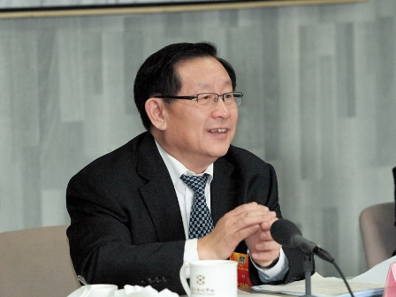 其中,高杰委员就进一步加强国民意识教育,王珣章委员就进一步推动海外