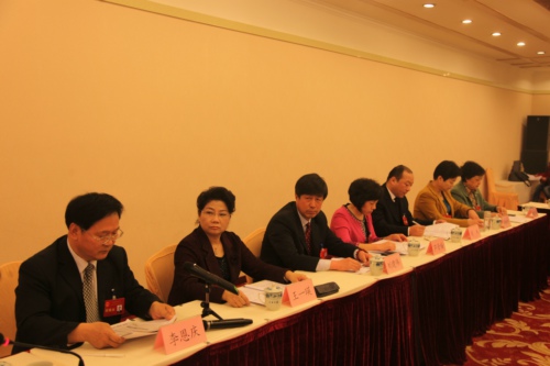 4月11日下午,王一瑛,刘建伟,周齐,芦晋梅,阎继红,魏正琍六名市人大