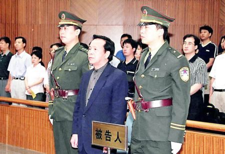 不代表认同其观点和立场   1933年11月,成克杰出生在广西上林县一个