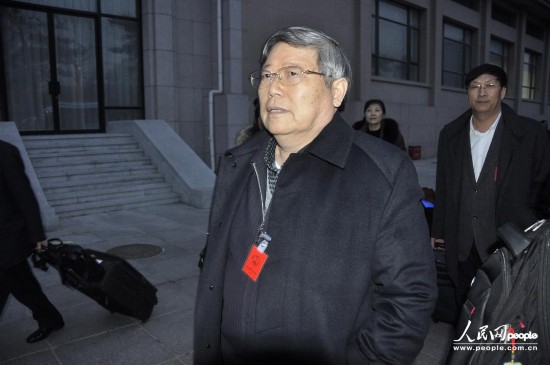 傍晚,出席十二届全国人大一次会议的江苏代表团代表抵达驻地京西宾馆