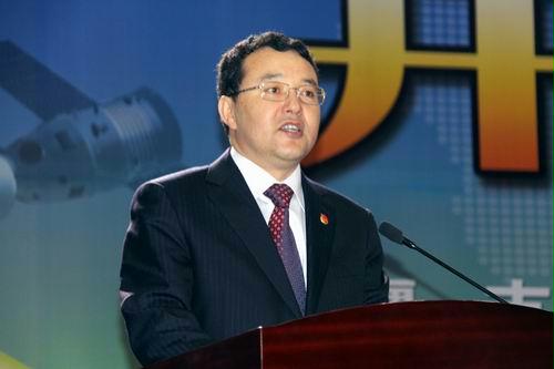 新疆维吾尔自治区党委常委尔肯江 吐拉洪出席会议并讲话