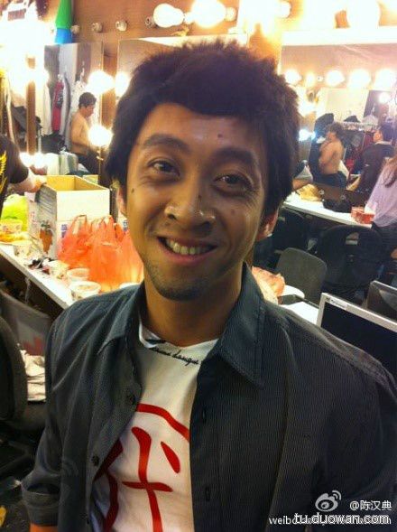 小s身后魔人陈汉典 重口味装扮令网友不忍直视【8】