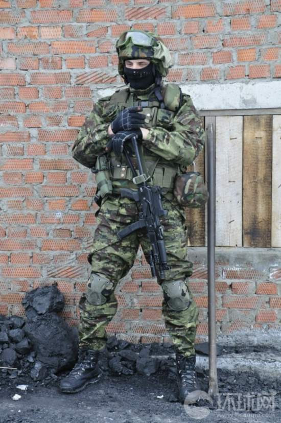 俄军部队装备魔改版pkm机枪【6】