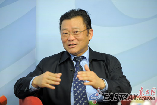 松江区委书记盛亚飞谈松江家庭农场发展.