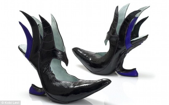 造型奇异!以色列设计师推出"女巫"高跟鞋