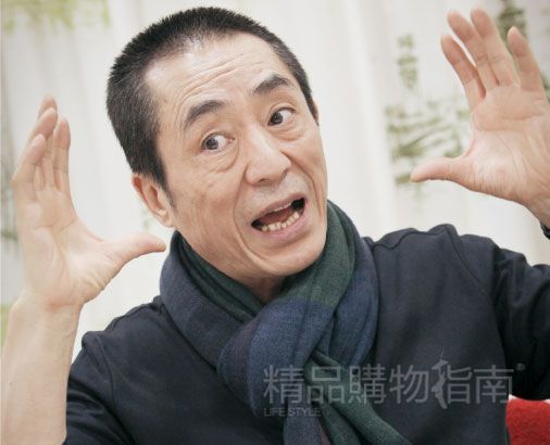 张艺谋父爱架不住男人分身乏术