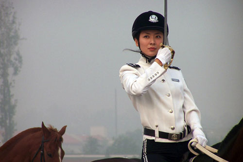 退休警察指称大连女骑警浪费公款 形象工程耗费惊人(图)【6】