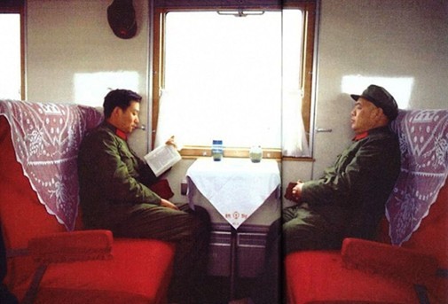 王洪文何时意识到自己的"接班人"地位已动摇?