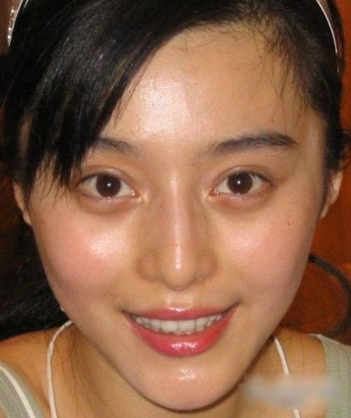 今天就和小编一起来看看这些变妆赛过国粹变脸的明星们吧!