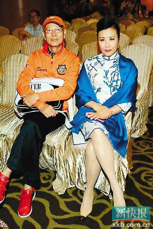 前天汪明荃与罗家英一同出席"八和会馆"新一届理事会选举,以行动粉碎