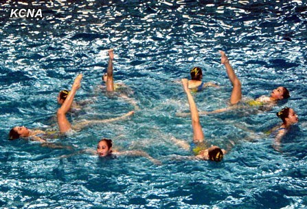朝鲜女子花样游泳比赛(组图)【3】