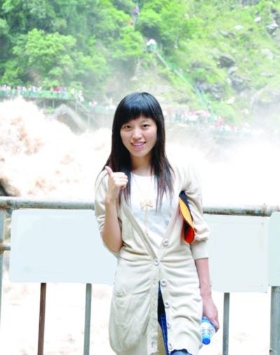 葛一一年前,葛一在西祠胡同发帖40万字讲述成长历程,引来22万点击率.