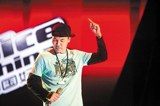 李秋泽的演唱令全场沸腾.