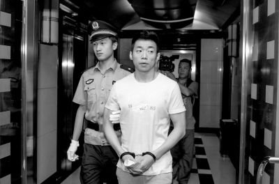 白静被杀案涉案男子否认诈骗 称遭刑讯逼供(图)