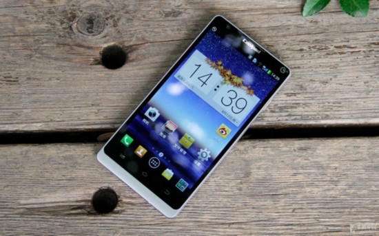 酷派8720q详细评测 四核5.0英寸hd屏幕