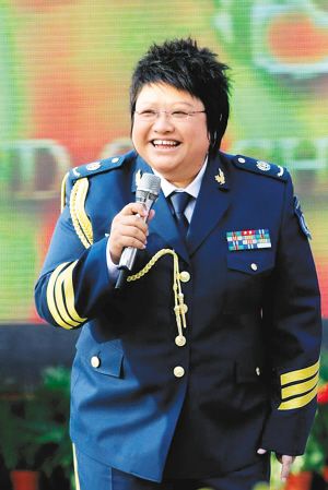 宋祖英当团长到底官多大 特招入伍韩红级别最高