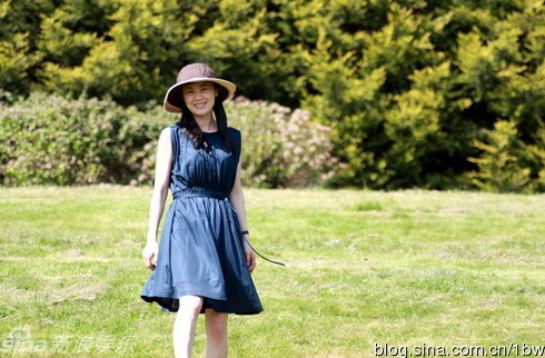 央视主播姜丰私密照曝光 代持薄熙来法国别墅【19】