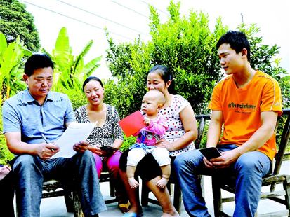 湖北恩施红土乡亲情随访服务群众