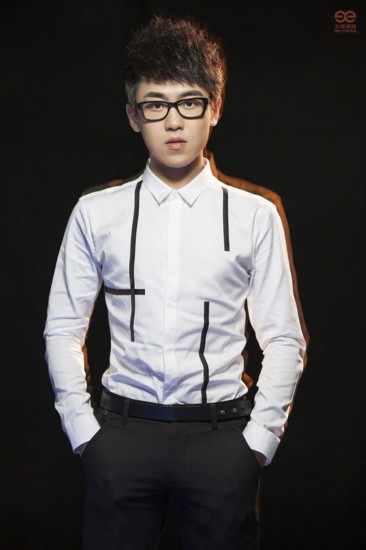 刘忻加盟刘心mv演绎拜金女 聚集各路"精神病"