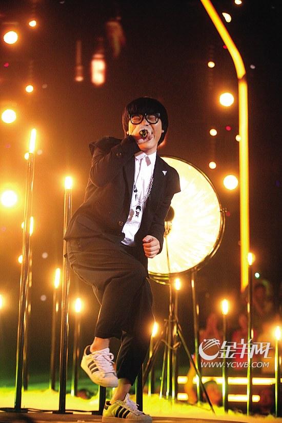 第二季加多宝《中国好声音》张惠妹组9月27日播出四强争霸战,李琦