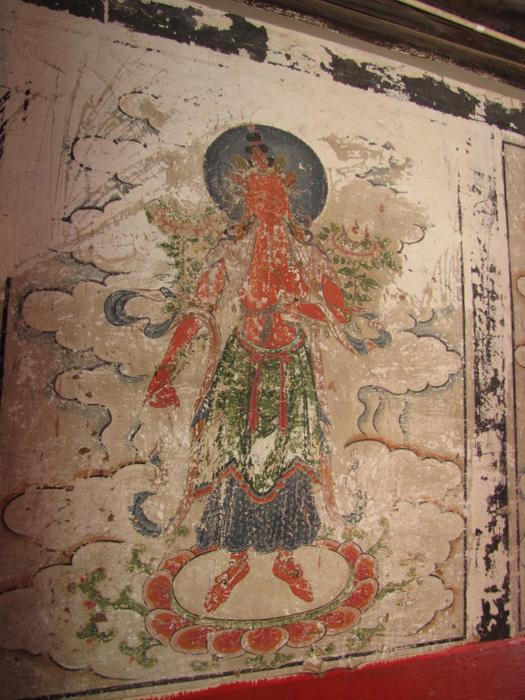 辽宁古寺清代壁画惨遭"修复"变成花大姐(图)