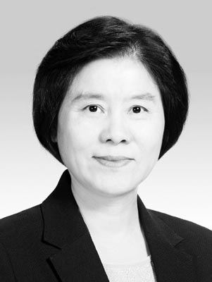 十二届全国人大常委会副委员长,全国人大常委会党组成员,全国妇联主席