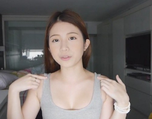 赵清洋紫脱内衣图片_紫黑色无肩带内衣文胸