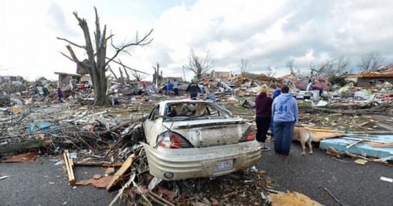 美国中西部地区,导致5人在此次龙卷风中丧命,大量建筑及房屋被摧毁