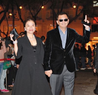 张震大婚舒淇接受捧花落泪 王家卫"少剪戏"当礼物【6】