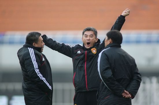 亚洲杯预选赛小组赛:国足今晚战沙特 赢球即出线