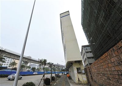 广西南宁现"楼薄薄"住宅楼 查明系违建