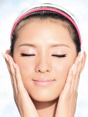 睡醒觉后头痛睡醒觉头疼 不是偏头疼 活动活动就好了