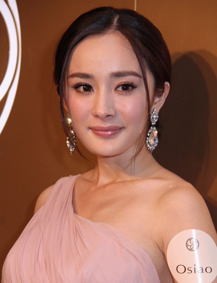 杨幂大婚显女神范 盘点女王那些年的发型蜕变【20】