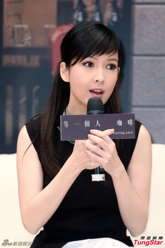 组图:周慧敏否认婚变:我跟老公感情相当好【15】